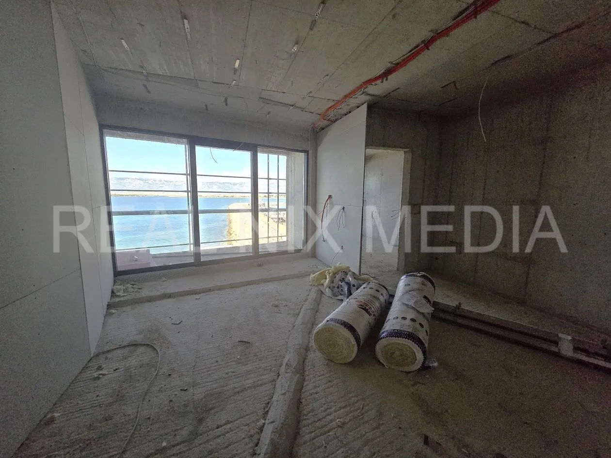 PRIVLAKA-1. RED DO MORA! OTVOREN POGLED NA MORE! - cover