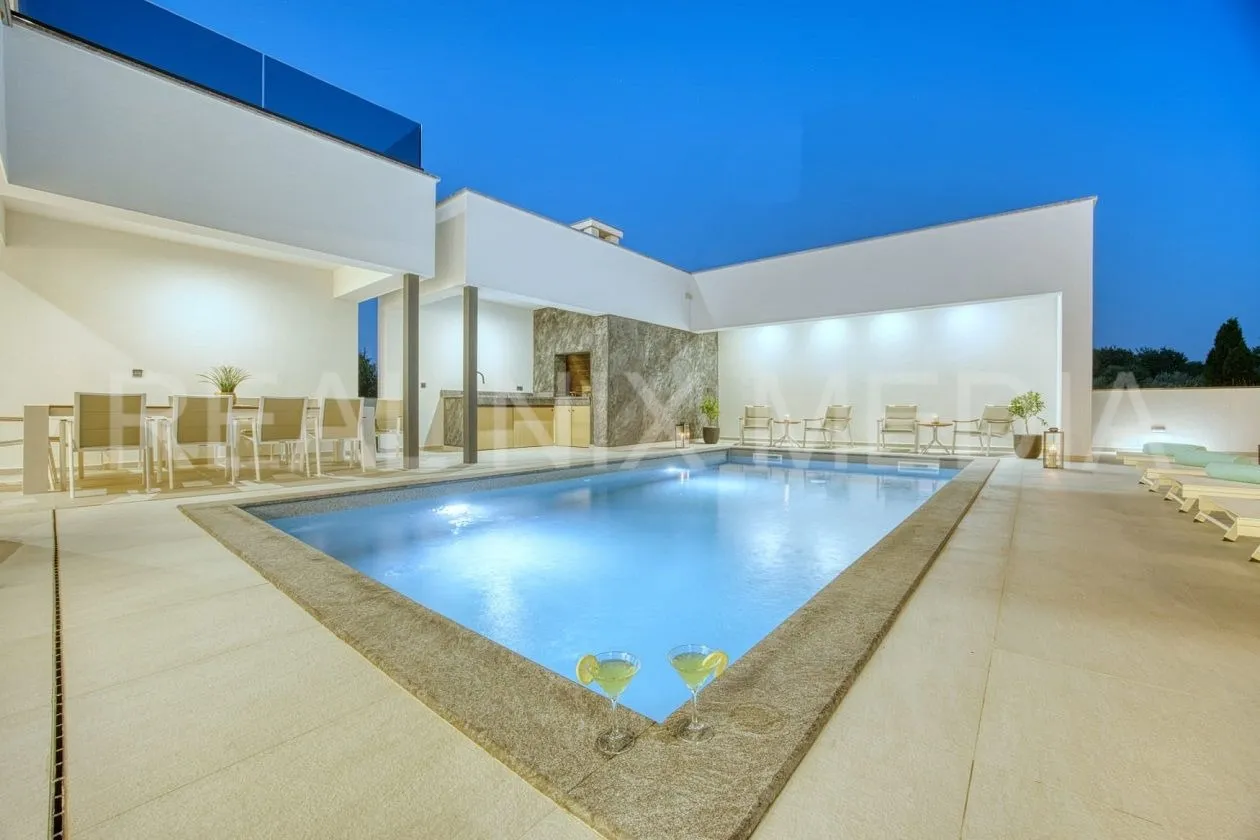 Zaton-LUKSUZNA VILLA SA DVA BAZENA I LJETNOM KUHINJOM! - cover