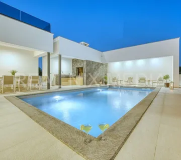 Zaton-LUKSUZNA VILLA SA DVA BAZENA I LJETNOM KUHINJOM! - cover