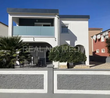 VIR-SAMOSTOJEĆA KUĆA 30 M DO MORA I PLAŽE! - cover