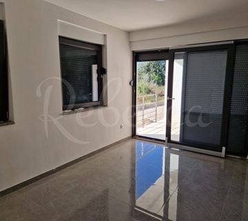 Nin, Zaton, apartman u prizemlju s vrtom(92m2), 40 metara od mora, NOVOGRADNJA - cover