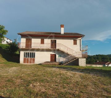 PAZIN, OKOLICA: OBITELJSKA KUĆA, OKUĆNICA 2000 m2 - cover