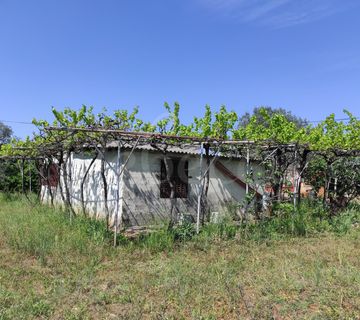 ISTRA, FAŽANA: LEGALIZIRANI OBJEKT 66 m2, ZEMLJIŠTE 3180 m2, ODLIČNA LOKACIJA - cover