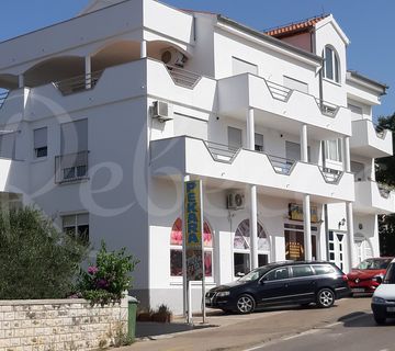 Zadar, Diklo, zgrada s poslovnim prostorom, 5 apartmana, garažama, pozicija, pogled!!! - cover