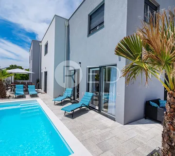 Modrena kuća s 2 stana 177m2 - Zaton, Zadar - Zaton, Nin