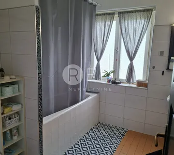TROSOBAN STAN POŽEGA 72m2 BLIZINA BOLNICE