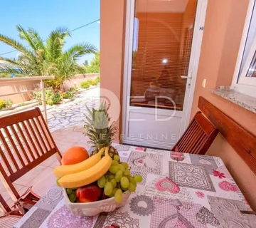 Kuća Sa 7 Apartmana U Staroj Novalji - Stara Novalja, Novalja