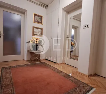 Požega Kuća Sa 3 Etažirana Stana