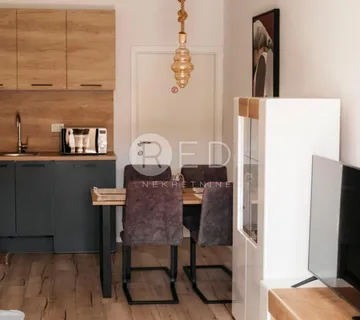 MANDRE KUĆA 275 m2/ 4 APARTMANA - Mandre, Kolan
