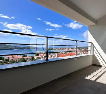 Otok Cres, Cres - stan na 2. katu, 3S+DB, 120 m2