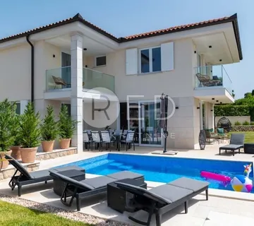 OTOK KRK, OKOLICA MALINSKE - PREDIVNA KUĆA S BAZENOM, 156 m2 - Malinska, Malinska-Dubašnica