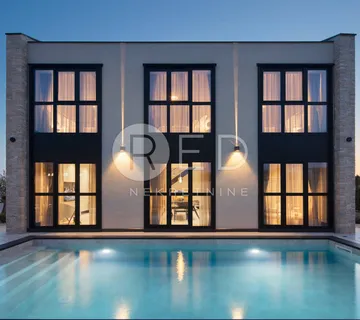 VILA S BAZENOM NA MIRNOJ LOKACIJI - VISOČANE, ZADAR - cover