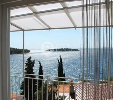 KUĆA PRIMOŠTEN 50m DO MORA 430 m2 - cover