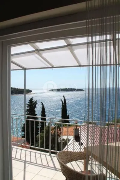 KUĆA PRIMOŠTEN 50m DO MORA 430 m2 - cover