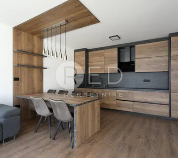 MODERNA KUĆA U NIZU S3 - POTPUNO OPREMLJENA, IDEALNA ZA ŽIVOT ILI ODMOR U PRIVLACI - cover