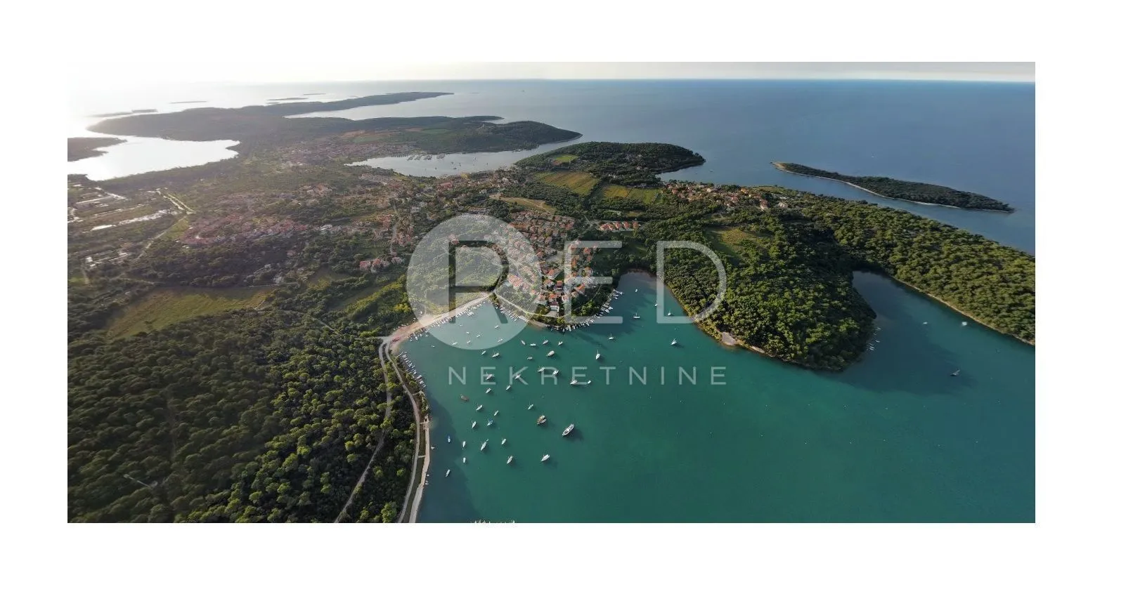 VINKURANSKA VALA - GRAĐEVINSKO ZEMLJIŠTE 1.RED UZ MORE, 773 m2 - cover