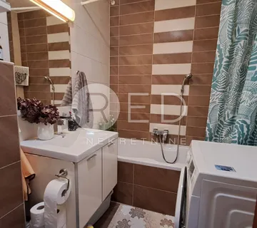 SLAVONSKI BROD NAMJEŠTEN STAN 53 m2 LIFT  - cover