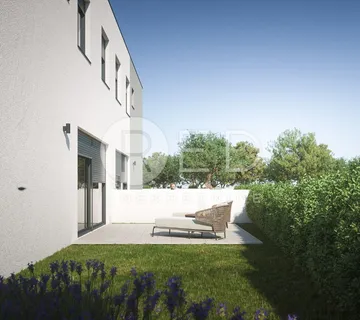 STAN S DVIJE ETAŽE I DVORIŠTEM S2 - VRSI, ZADARSKA - cover