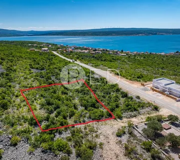 Građevinsko zemljište 700 m2 s projektom - Maslenica - cover