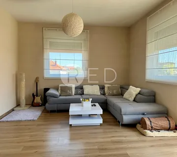 BIOGRAD NA MORU – KOMFORAN STAN 95 M2 – IZVRSNA INVESTICIJA - cover