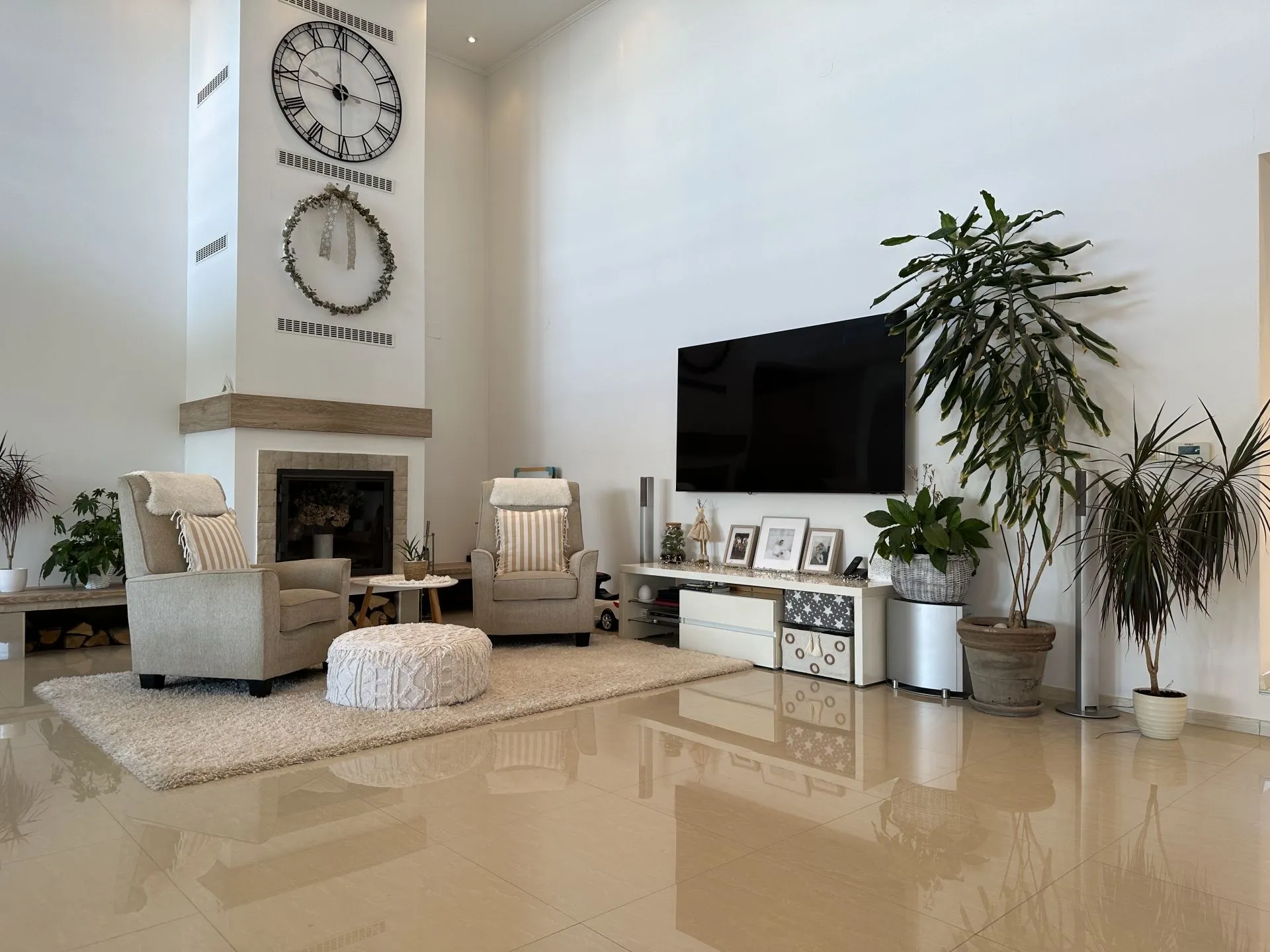 LUKSUZNA KUĆA GRANEŠINA - cover