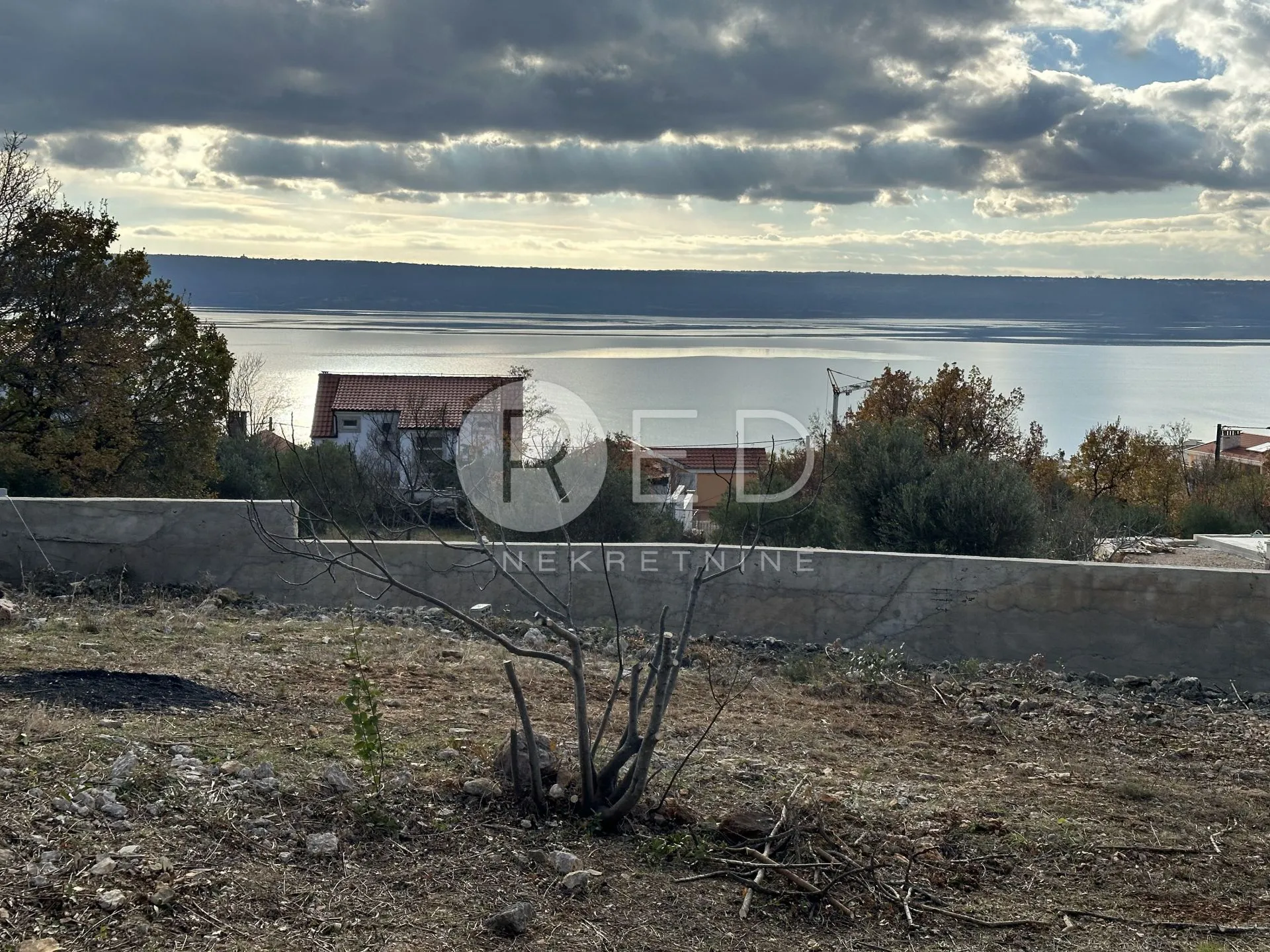 ZEMLJIŠTE S POGLEDOM NA MORE - cover