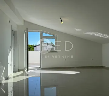 STAN S POGLEDOM NA MORE U NOVOGRADNJI - VIR, ZADARSKA - cover