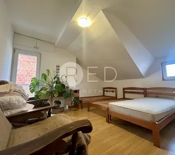 PRODAJA 4S STAN  - cover