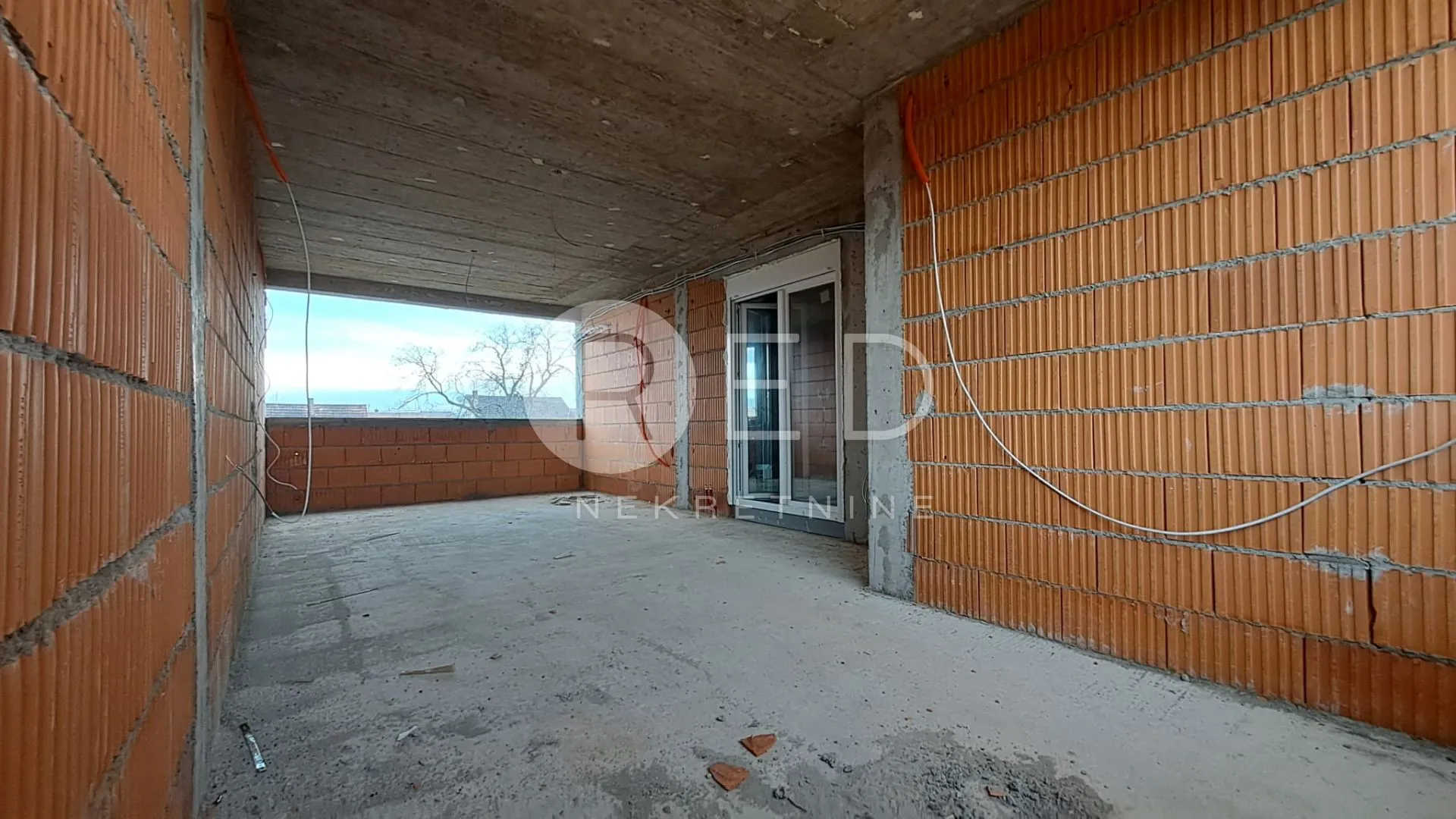 SLAVONSKI BROD 4-SOBAN STAN KOLONIJA 79,5m2 - cover