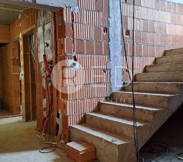 SL.BROD KOLONIJA 1.KAT 4-SOBAN STAN 79,5m2 - cover