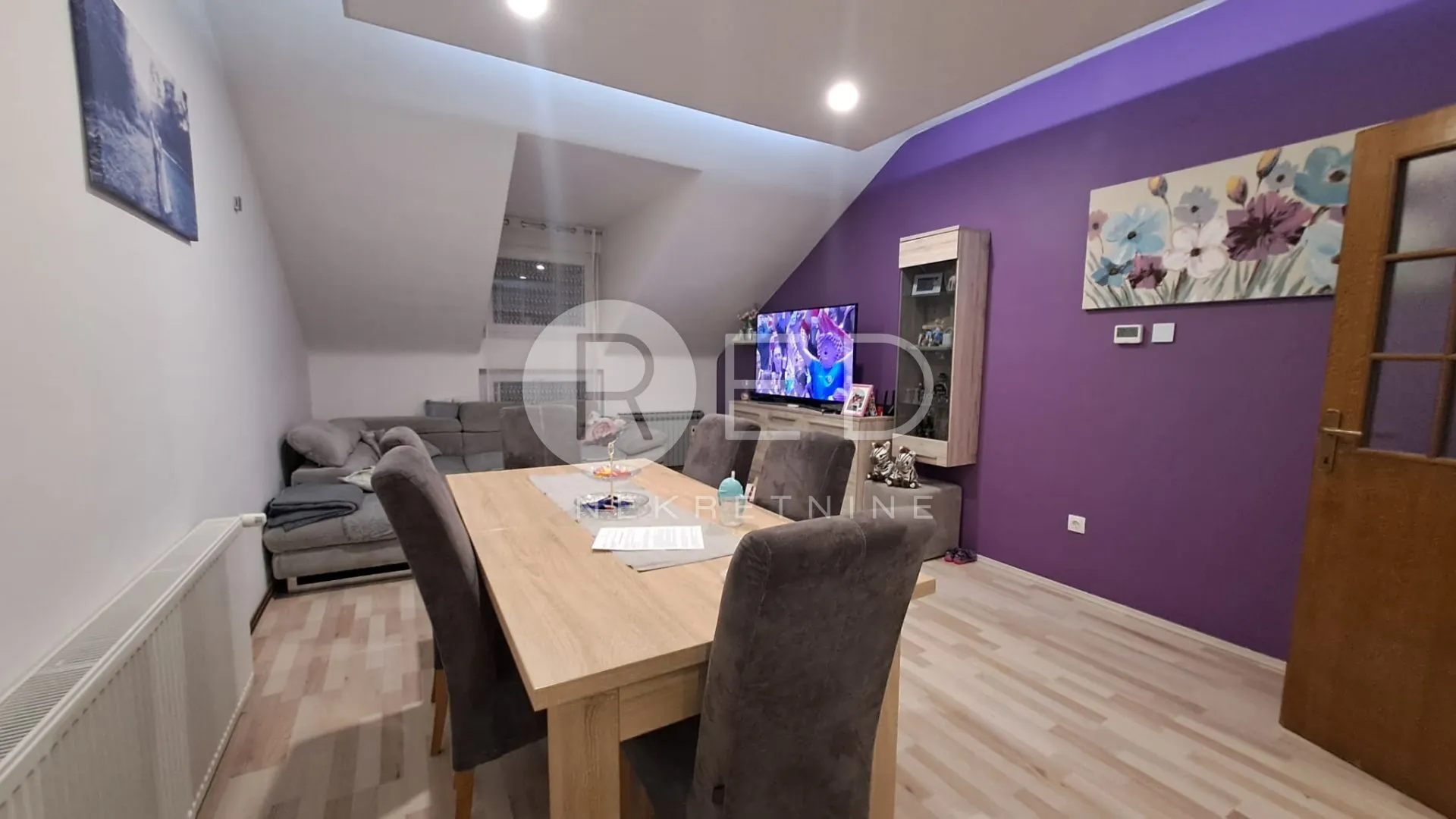 SL.BROD STAN CENTAR 90m2 3.KAT LIFT - cover