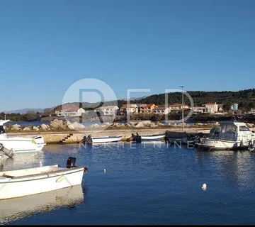 IDEALNO GRAĐEVINSKO ZEMLJIŠTE U LJUPČU - 200 M OD MORA - cover