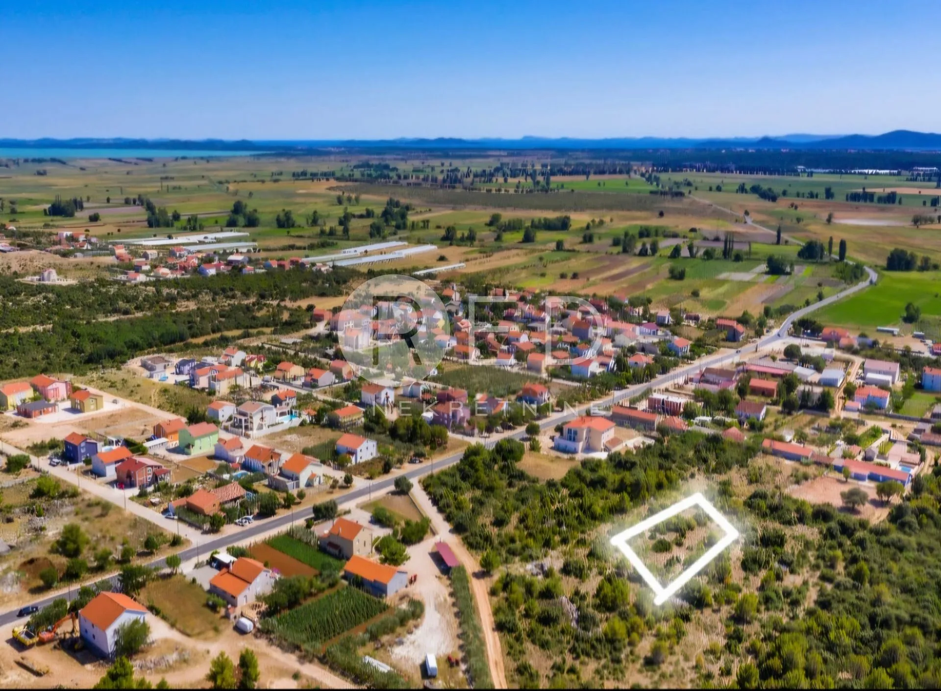 GRAĐEVINSKO ZEMLJIŠTE 1232m2 - KAKMA, BIOGRAD N/M - cover