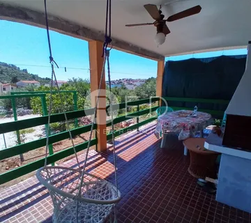 ROGOZNICA KUĆA SA 4 STANA NA 3 ETAŽE - UPORABNA DOZVOLA - cover