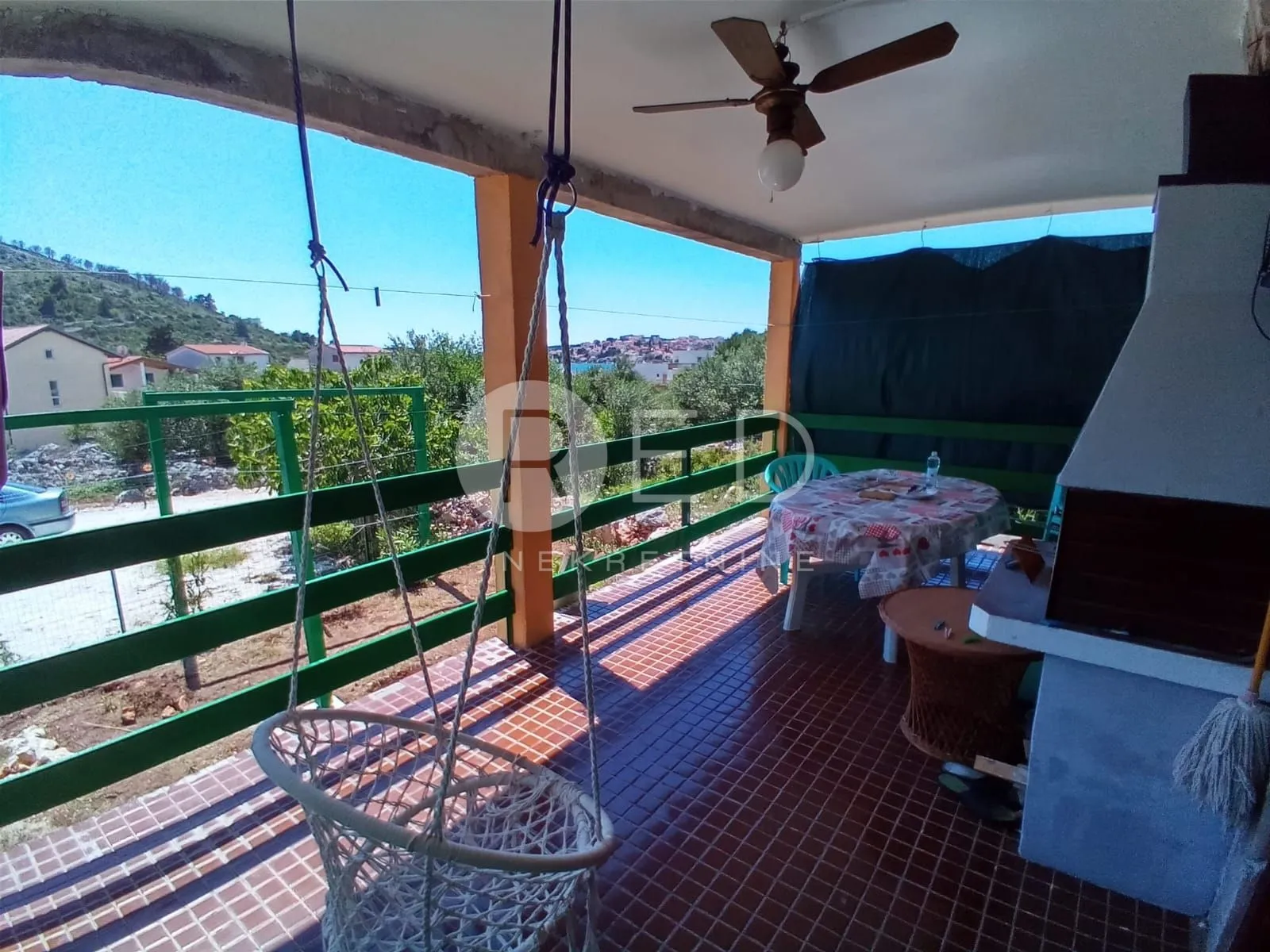 ROGOZNICA KUĆA SA 4 STANA NA 3 ETAŽE - UPORABNA DOZVOLA - cover