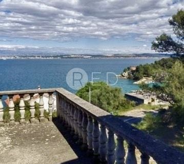 KALI – OTOK UGLJAN, KOMFORNA KUĆA S PROSTRANOM OKUĆNICOM - cover