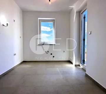 Otok Cres, Cres - stan u prizemlju, 2S+DB, 99 m2