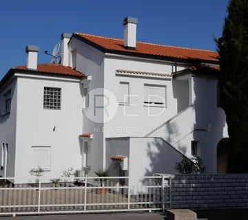 OTOK KRK - KUĆA S POGLEDOM NA MORE, 286 m2 - Malinska, Malinska-Dubašnica