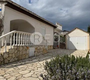 Vikendica 50 metara od mora - Vir, Zadarska - cover