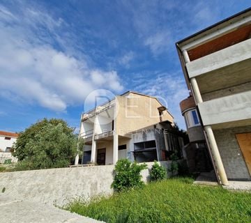 INVESTICIJA UZ MORE-6 apt - TURANJ, MIR, MORE - cover