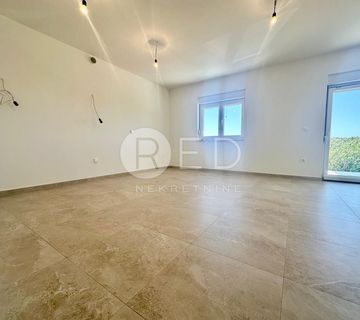 MODERAN APARTMAN U NOVOGRADNJI NA OTOKU VIRU  - cover
