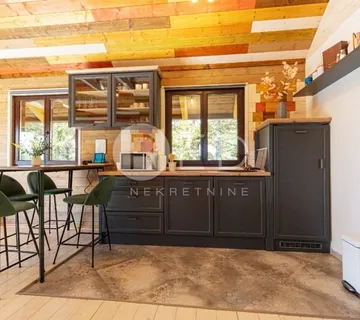 Kuća na obali Kupe - cover