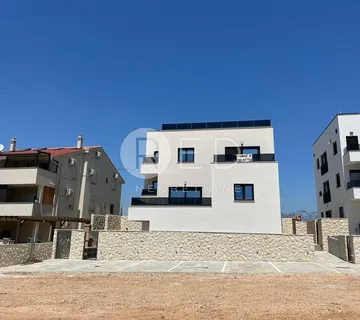 LUKSUZAN STAN S PROSTRANOM KROVNOM TERASOM 300 M OD MORA, POVLJANA, PAG - cover