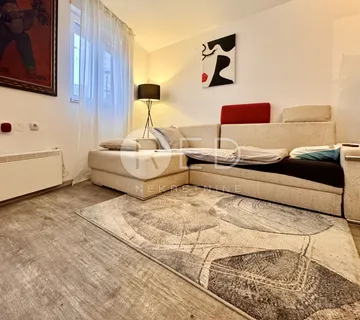 DVIJE GARSONIERE PRIZEMLJE I II.. KAT / GOTOVINA - cover