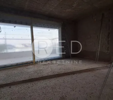 SRIMA STAN 95m2 2.kat USELJENJE SRPANJ 2026. - cover