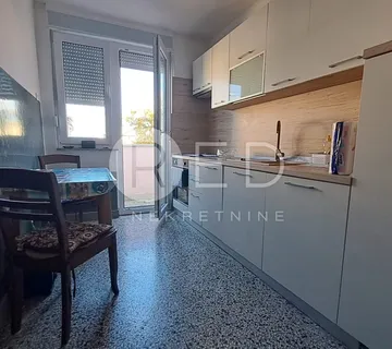 POŽEGA STAN U CENTRU NA 3. KATU + 2 SPREMIŠTA - cover