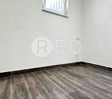 NOVI VINODOLSKI - poslovni prostor u centru, 25,90 m2 - cover