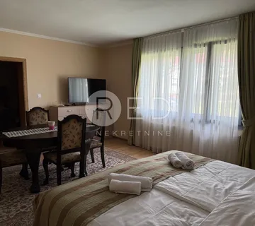 Prekrasna obnovljena rustikalna kuća u Erdutu - cover