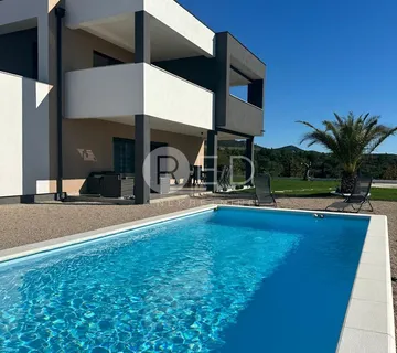 KUĆA S BAZENOM I TRI STAMBENE JEDINICE - NOVOGRADNJA U KAKMI, BIOGRAD N/M - cover