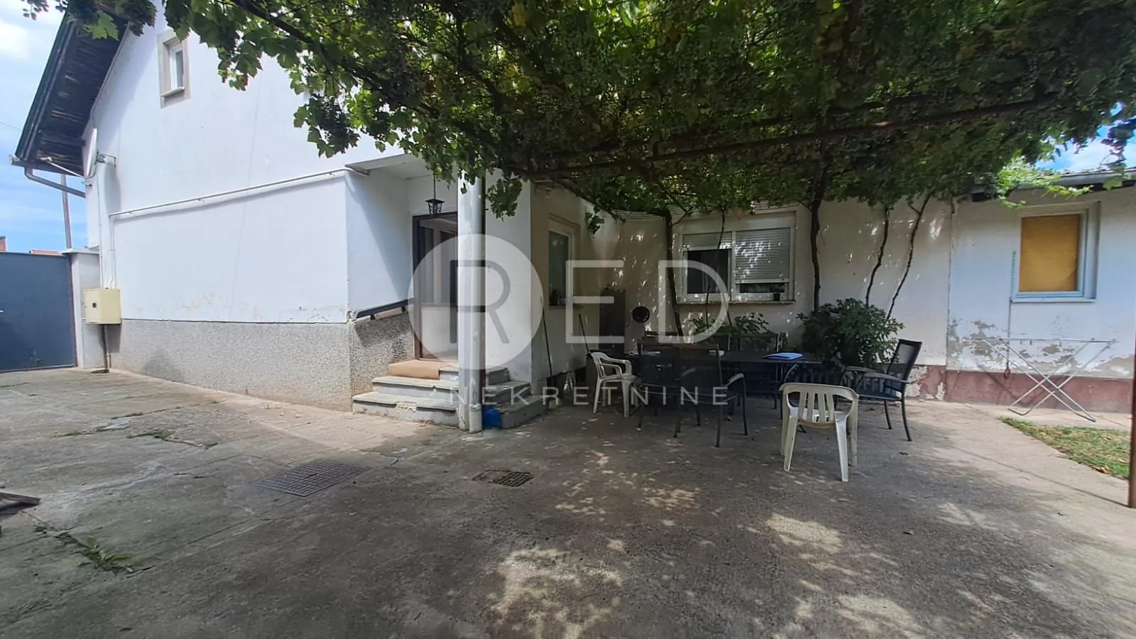 POŽEGA KUĆA 180m2 TRG 1,5km - cover